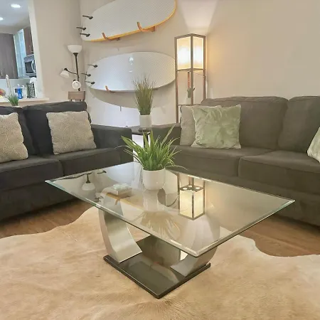 Surfs Up! Cozy 1 Bedroom Condo With Fountain View
